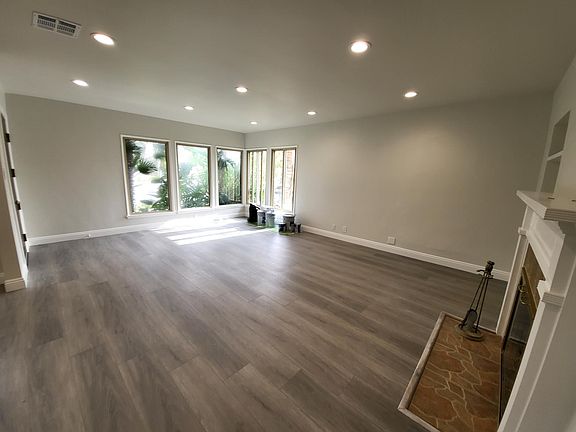 3rd image of 2037 N Manning St