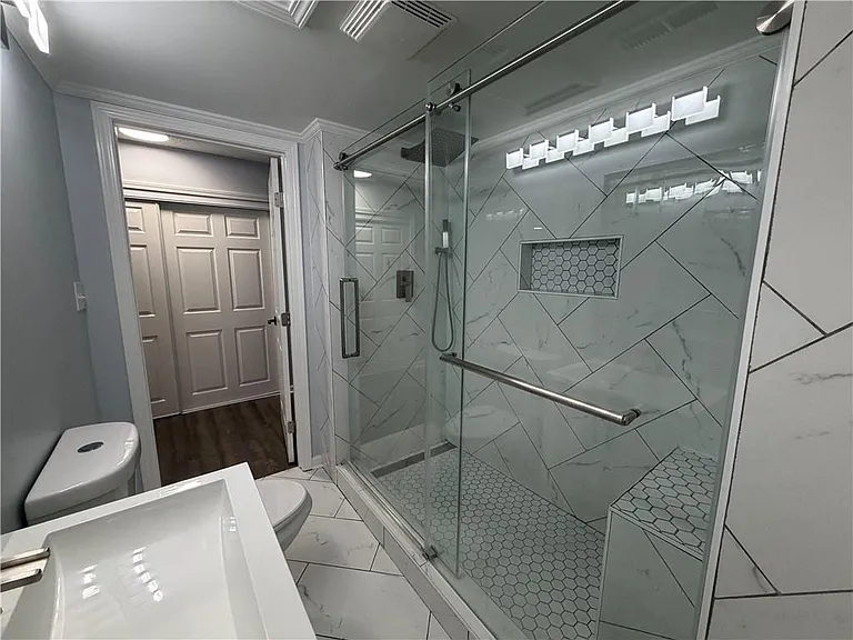 3336 Camelot Dr — Photo 45