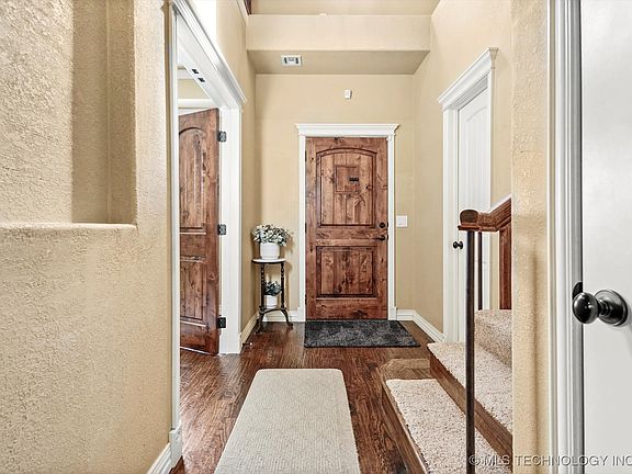 5th image of 516 S Tamarack Ave