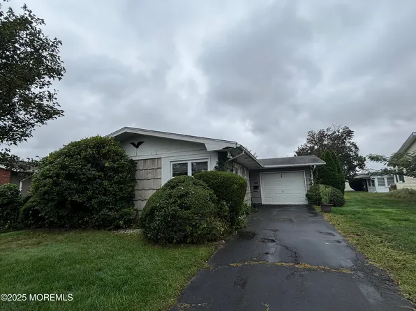 56 Darley Circle, Brick, NJ 08724