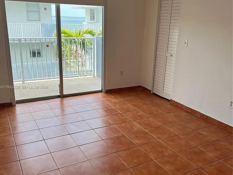 1801 S Treasure Dr #512A — Photo 11