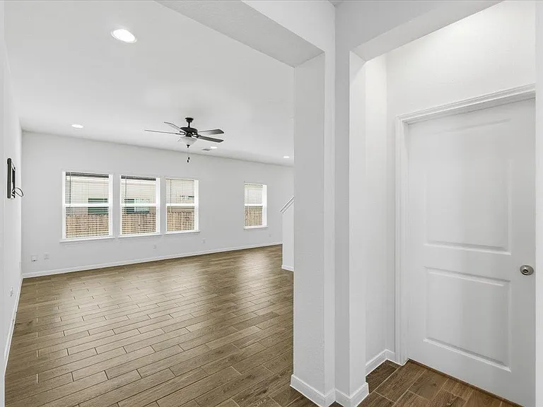 6407 Principale Dr — Photo 4