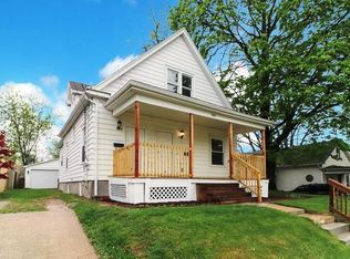 813 E Taylor St, Bloomington, IL 61701