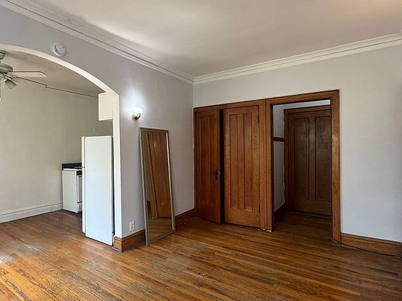 4th image of 4824 W Addison St #4830-2S