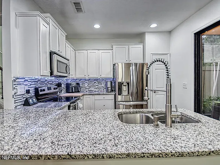 7019 Coldwater Dr — Photo 10