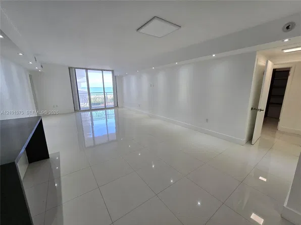 5825 Collins Ave, Miami Beach, FL