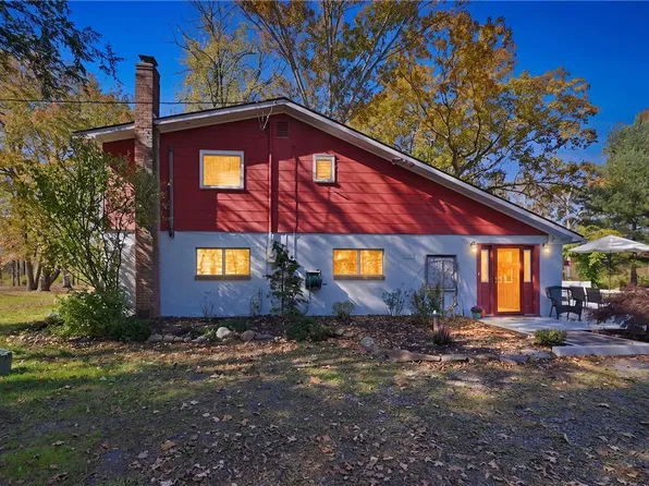 1286 Beaver Valley Rd, Stroudsburg, PA 18360