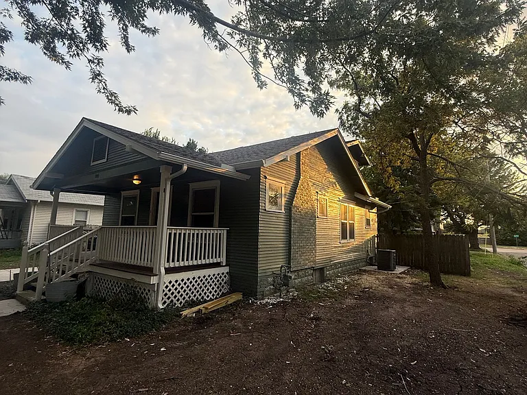 701 S Spruce St — Photo 3