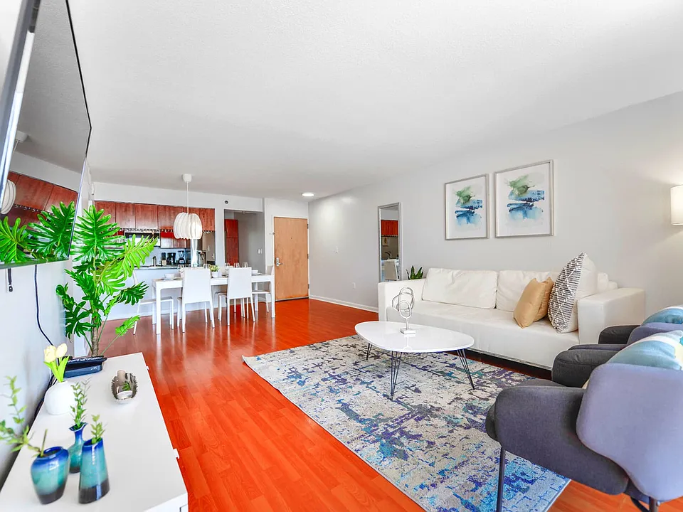 1 SE 12th St #29-ID1022202P