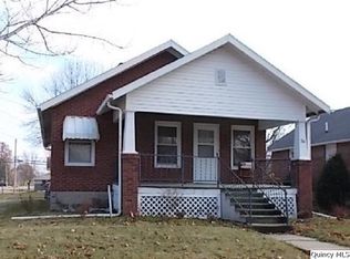 36 N Adams St, Carthage, IL 62321