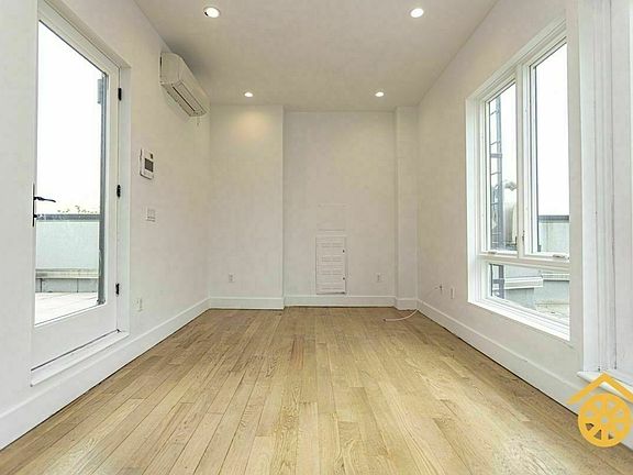 4th image of 1503 Jefferson Ave #5C