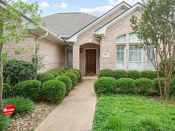 3rd image of 9254 Brookwater Cir