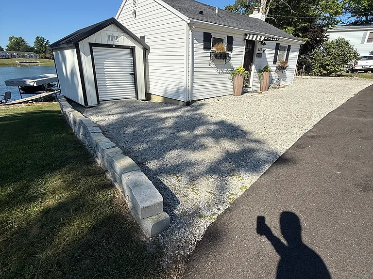 320 Bernice Ave — Photo 2