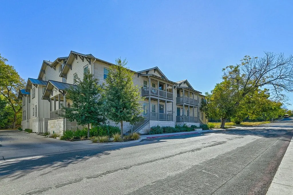 1 bed, 769 sqft, $1,515 — Photo 3