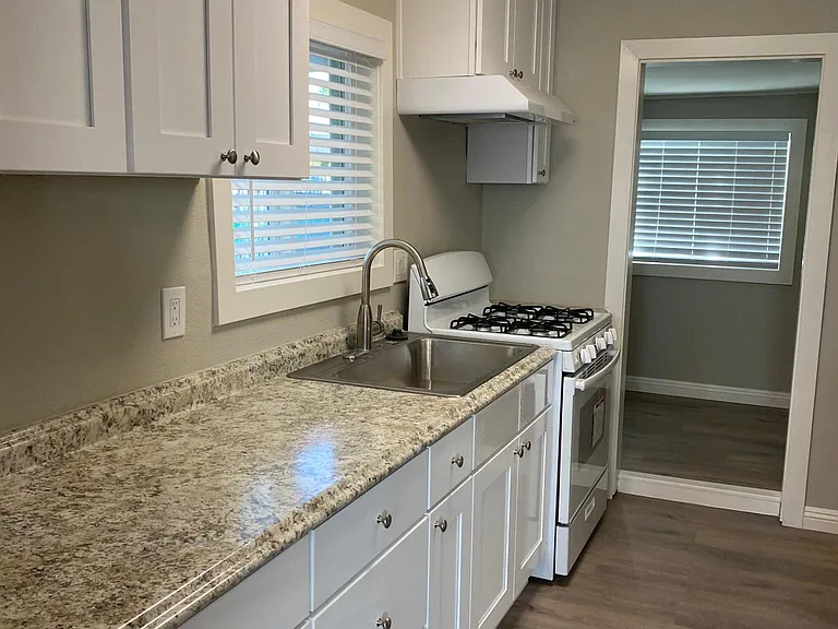 111 S Magnolia Ave — Photo 3