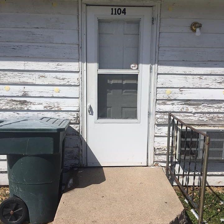 1st image of 1104 N Bailey Ave