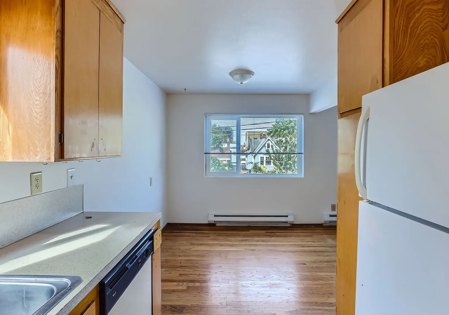 Evergreen Manor — Photo 2