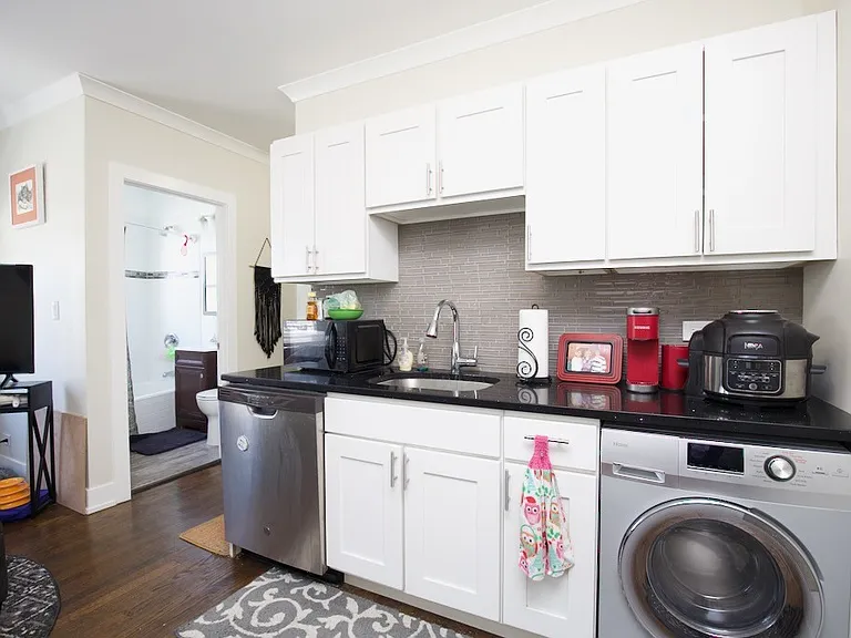 4226 N Clark St #2 — Photo 3