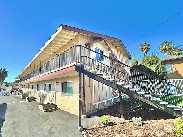 2 bed, 875 sqft, $2,150 — Photo 2