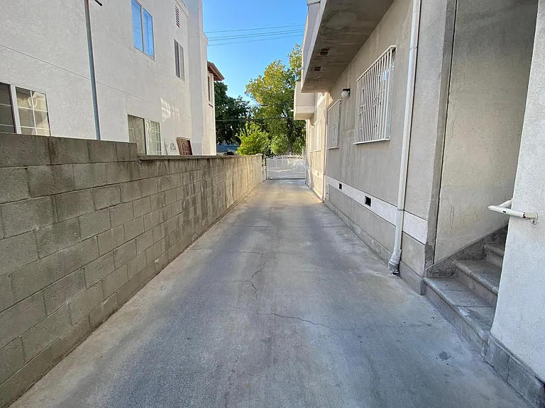 1760 N Alexandria Ave #1/2 — Photo 3