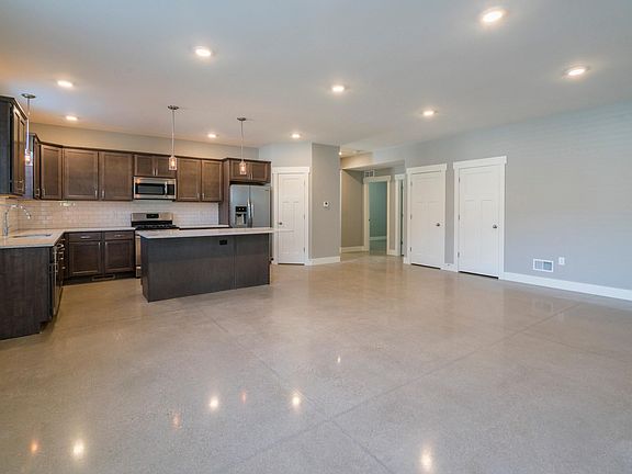 4th image of 947 Hovey St SW #1
