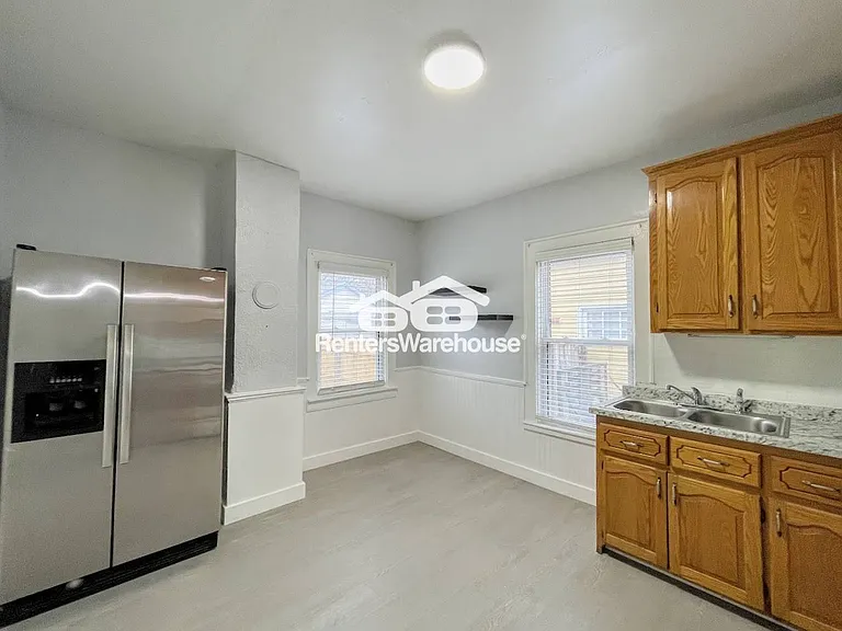 315 Highland Ave — Photo 8