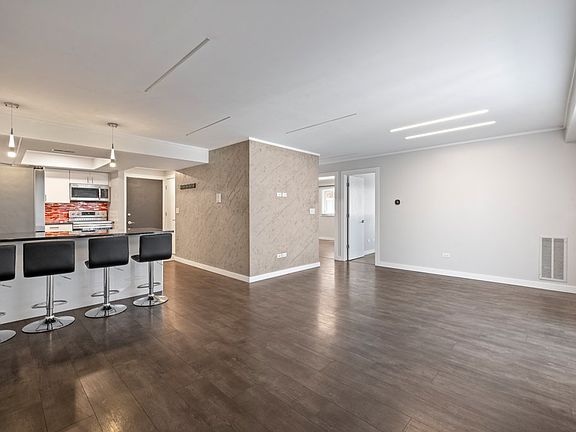 5th image of 5834 W 77th St Unit 104