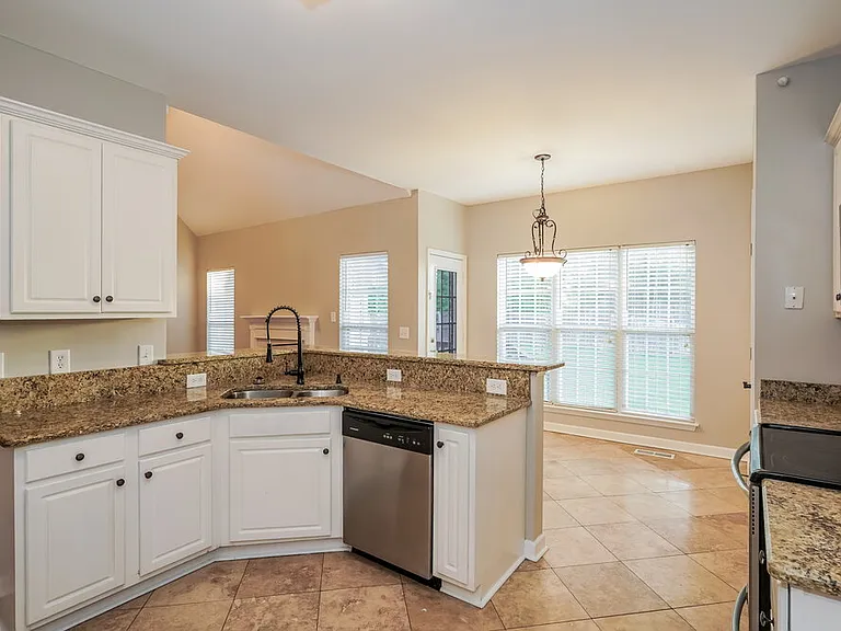 406 Bonita Pkwy — Photo 8
