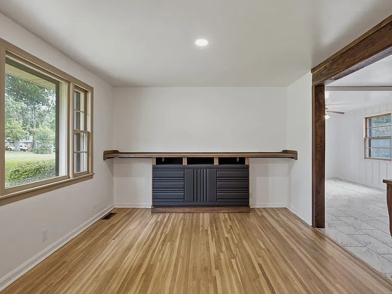 2923 Dunmore Dr — Photo 9