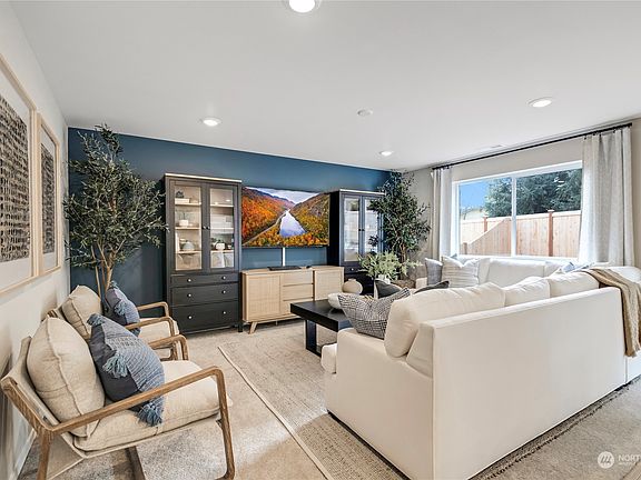 4th image of 4226 SE Woodford Court #3