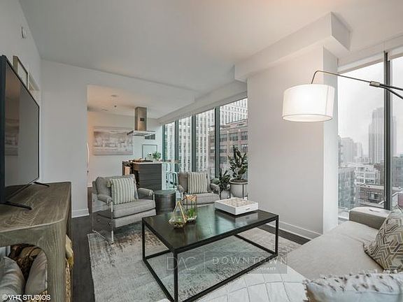 5th image of 333 W Hubbard St #702