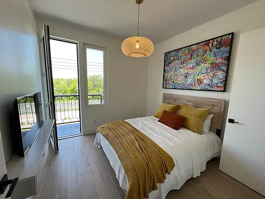 Rented by Friedman Mayer, LREB | media 2