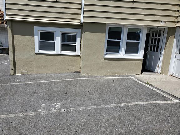3rd image of 61 Lafayette Ave APT 1