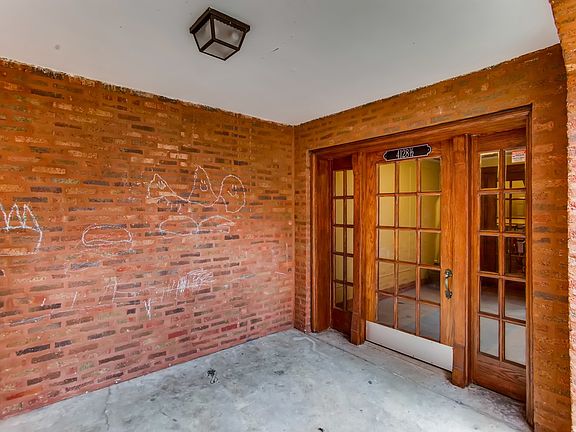 2nd image of 4128.5 N Kedvale Ave W #306