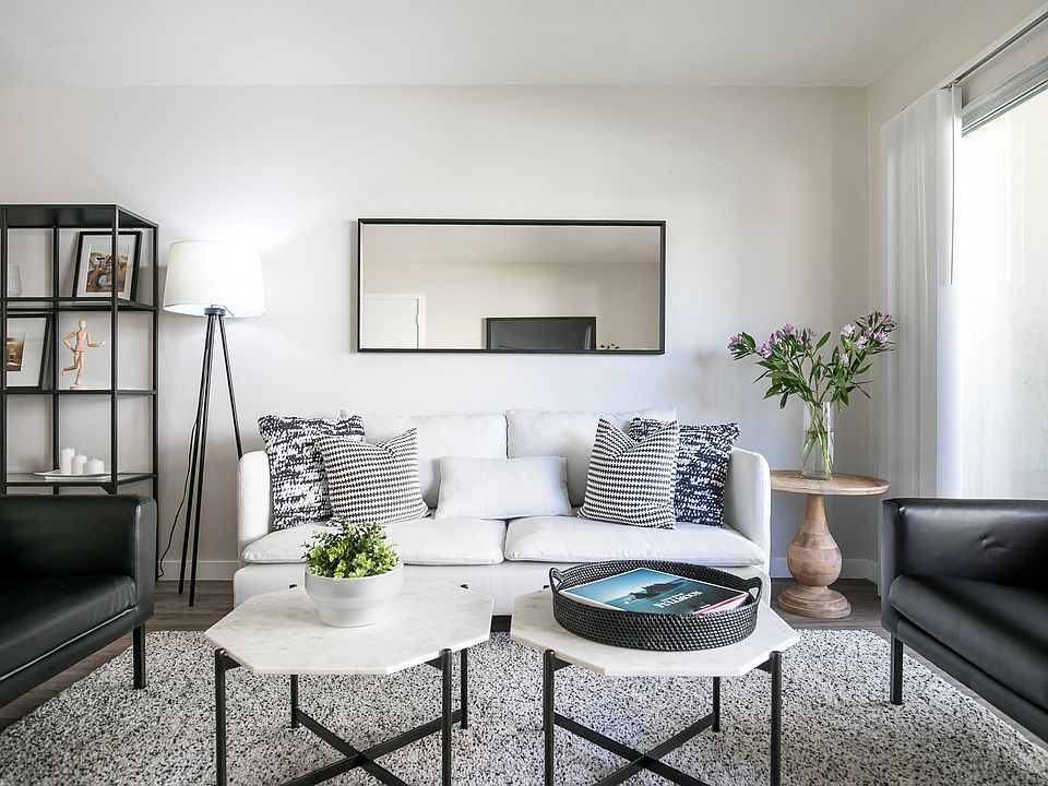 Park View on Yukon fully furnished living room
