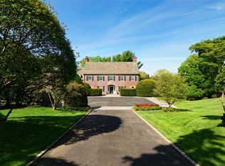 15 Pound Hollow Rd, Glen Head, NY 11545