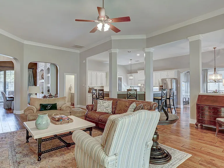 2639 Henley Dr — Photo 15