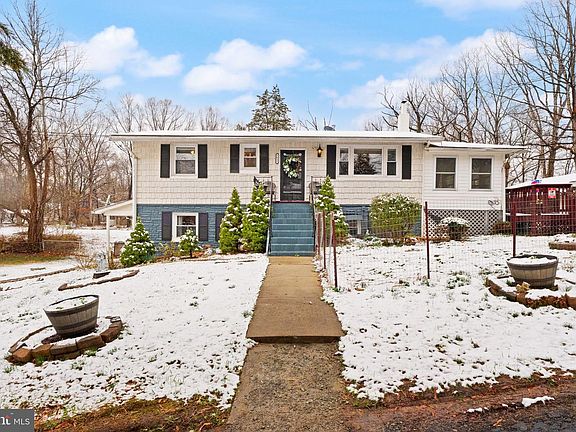 3rd image of 7411 Bull Run Rd