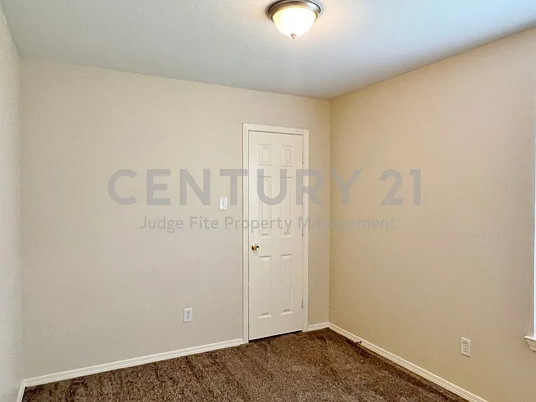 7811 Novella Dr — Photo 12