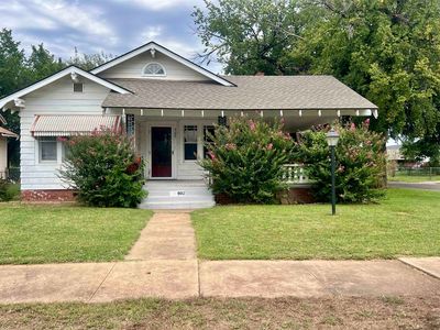 902 W York Ave, Enid, OK, 73701