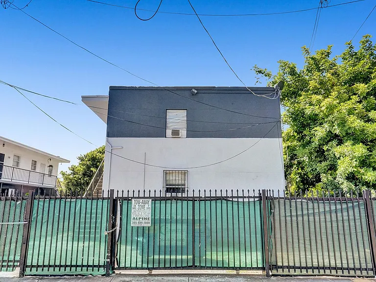 708 NW 4th Ave — Photo 16