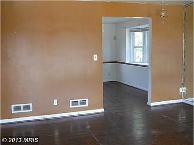 Interior (General)-Front door view