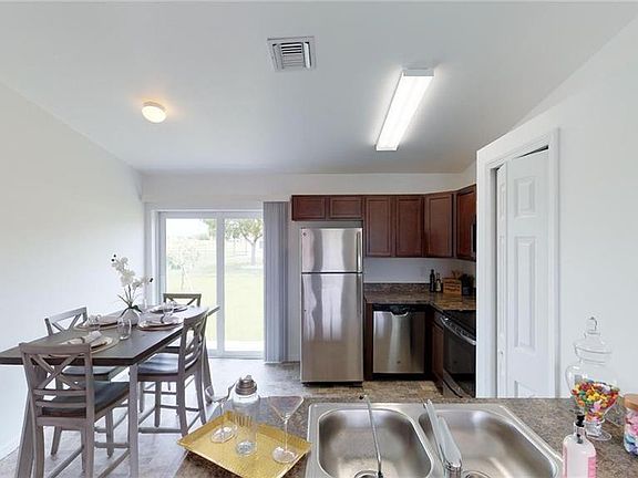 2nd image of 209 NE 23rd Ter