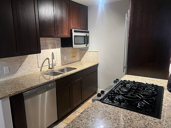 3rd image of 700 E 8th St Unit 4K