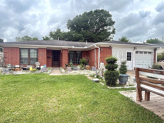 5th image of 8911 Lazy River Ln