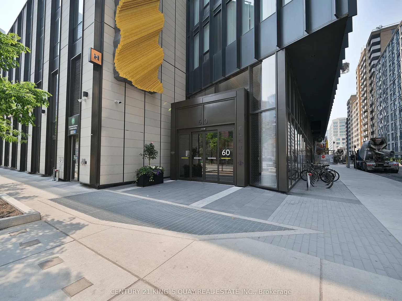 60 Shuter St — Photo 3