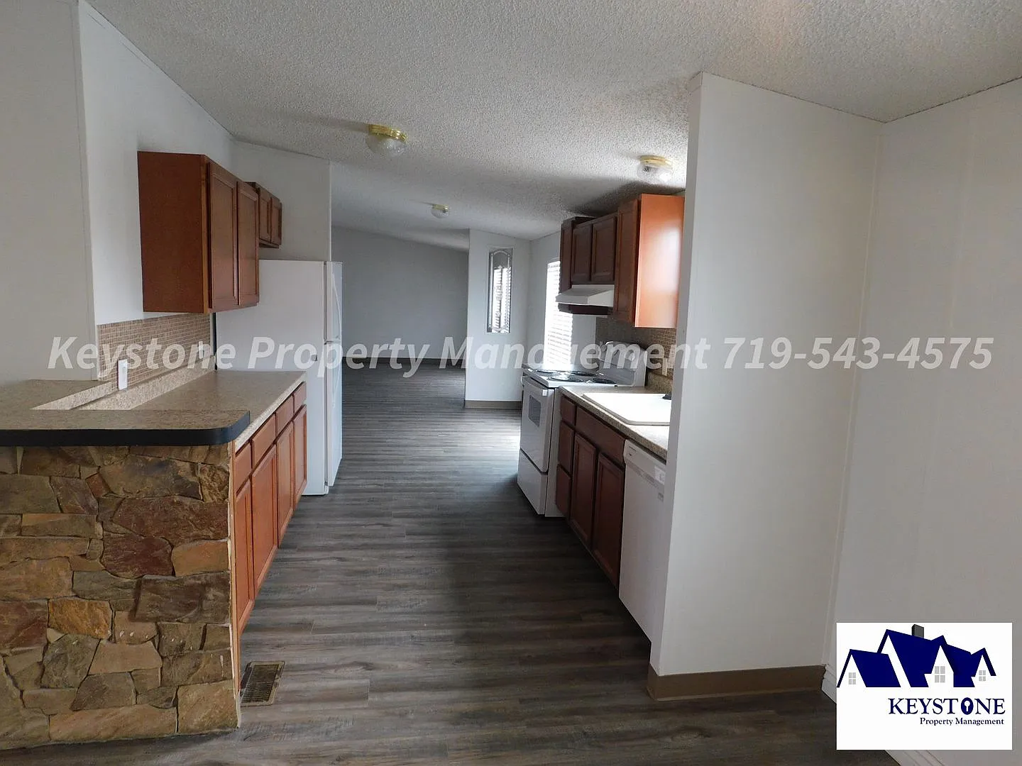Spacious 3+ Bedroom Home on a Corner Lot in Pueblo West Over 2,000 Sq. Ft. $1950/$1950 — Photo 3