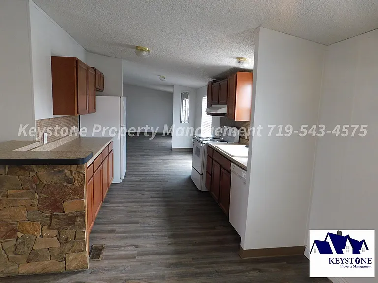 710 S Walton Dr — Photo 3