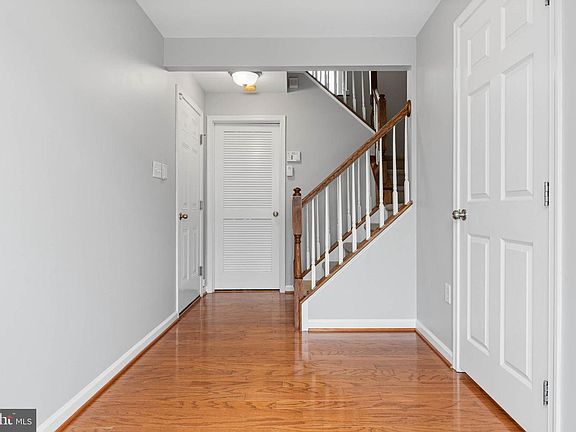 3rd image of 4 Tuxford Ln