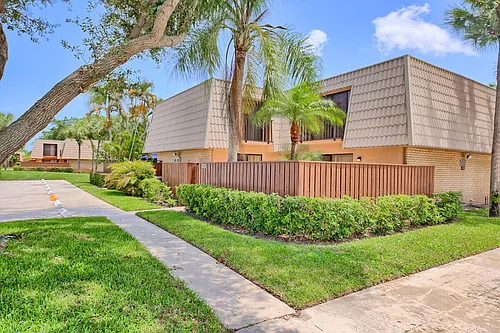 5731 57th Way Photo 1